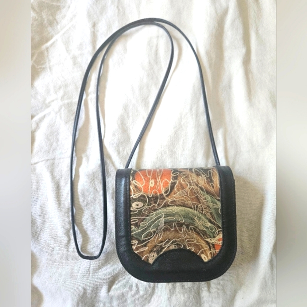 Painted Leather Crossbody By Roberto Vascon Purse